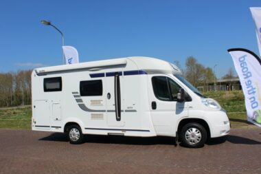 Hobby Siesta V 65 GE 2.3 MultiJet 130 PK, Half-integraal, 2 Enkele-bedden, Garage, Motor-airco, Aut. schotel, etc.