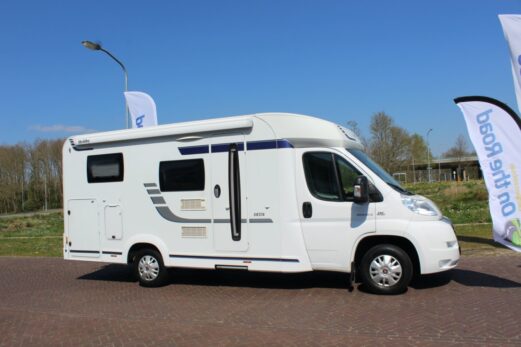 Hobby Siesta V 65 GE 2.3 MultiJet 130 PK, Half-integraal, 2 Enkele-bedden, Garage, Motor-airco, Aut. schotel, etc.