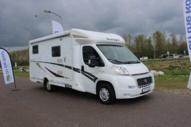 Sunlight T 66 2.3 MultiJet 130 PK. Half-integraal, 2 Enkele bedden, Motor-airco, Garage, Fietsendrager, etc. Bj. 2011
