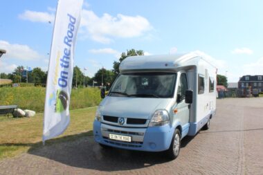 Burstner Delfin. 3.0 dCI 140, Half-integraal, Enkele-bedden ( laag) Motor-airco, Fietsendrager, Aut. schotel, Bj. 2008