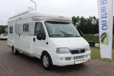 LMC 6600 TI 2.8 JTD 128 PK Half-integraal, AUTOMAAT! ! ! ! , Enkele-bedden( Laag), Motor-airco. In keurige staat.