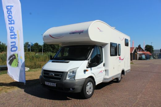 Challenger Genesis 31 Alkoof, Ford 2,2 TDCI Zeer nette camper met fiets/ scooter rek, Motor-airco, Dealer onderhouden etc.