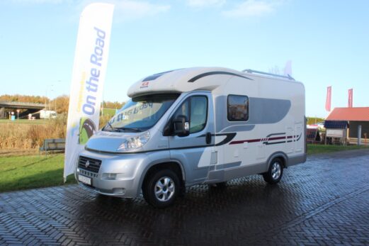 Adria Compact SP 590 3.0 MultiJet 160 PK. Half-integraal. Dwarsbed. achter, Motor-airco. Alum. velgen etc. Bj. 2009.