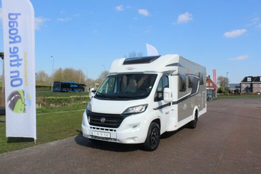 Carado T 447 Emotion, Half-integraal, 2.3 MultiJ, 130 PK, Enkele bedden, fietsenrek in garage