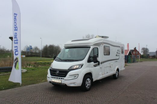 Hymer Exsis-T-588, Half-integraal, 2.3 180 PK, Enkele- bedden, Halve-treinzit, Twee draaistoelen, Garage, Bj. 2017