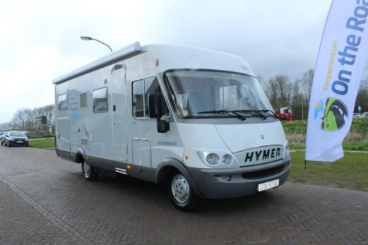 Hymer B 614 2.8 JTD 143 PK, Integraal, Achter dwars-bed, Hef-bed, Grote garage, Motor / Dak-airco, L zit, Vlakke vloer, Bj.2005