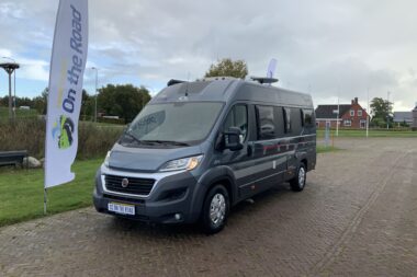 Adria Twin 640, 2.3 MultiJ. 150 PK, Buscamper, AUTOMAAT, Motor-airco, Elektr. fietsbiker, Lengte-bedden, etc. Bj 2014.