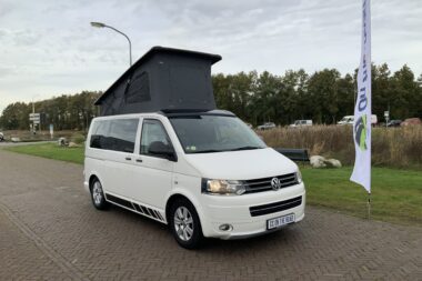 VW T5 Buscamper met hefdak,4 pers FSL inbouw, Draaibare voorstoelen, Bj. 2012