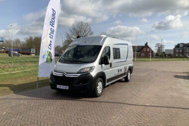 Pössl Summit Plus 600  Buscamper, 2.3 160 PK, met distributieketting, Dwars-bed , Motor-airco , SoftClose zijdeur, Draaistoelen, Bj. 2018 