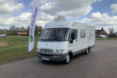 Hymer B 614 2.8 JTD 128 PK Integraal, Hef-bed / Dwars-bed achter, Motor-airco, Garage, Trekhaak, etc. Bj. 2004.