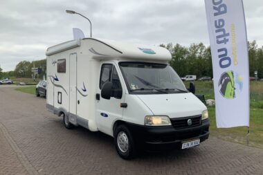 McLouis Lagan 253G Half-integraal, Kleine camper, met fietsengarage, Dwarsbed, Bj. 2006