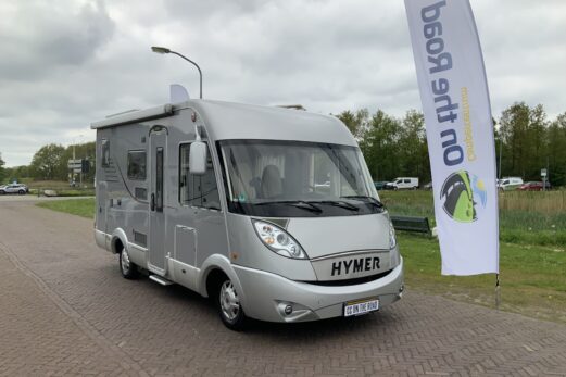 Hymer B 504 SL Integraal, Voorzien van 1 pers. bed achter en een hef-bed voor, Motor-airco, Alko-chassis etc, Bj. 2009