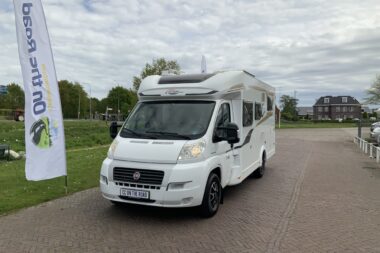 Carado ( Hymer groep) T 448 2.3 130 PK, Half-integraal, 2 Lengte-bedden, Garage, Motor-airco, etc Bj. 2014