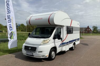 Dethleffs A 5881 Fiat 2.3 130 PK, Alkoof, Stapelbed, 5 zitplaatsen en 6 slaapplaatsen, Heeft gebruikers-sporen., Bj. 2007