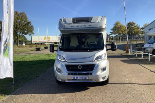 Laika Kreos 5009 Fiat 2.3 MultiJ. 140 PK, AUTOMAAT, Enkele-bedden, Hef-bed, en L-zit met zij-zit, draaistoelen, Bj.2016