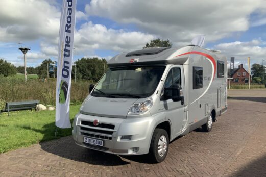 Bürstner Travel Van 2.3 MultiJ. 130 PK Half-integraal. Motor-airco, Garage, 2 lengte-bedden, Lengte 6.70 m., etc. Bj 2013